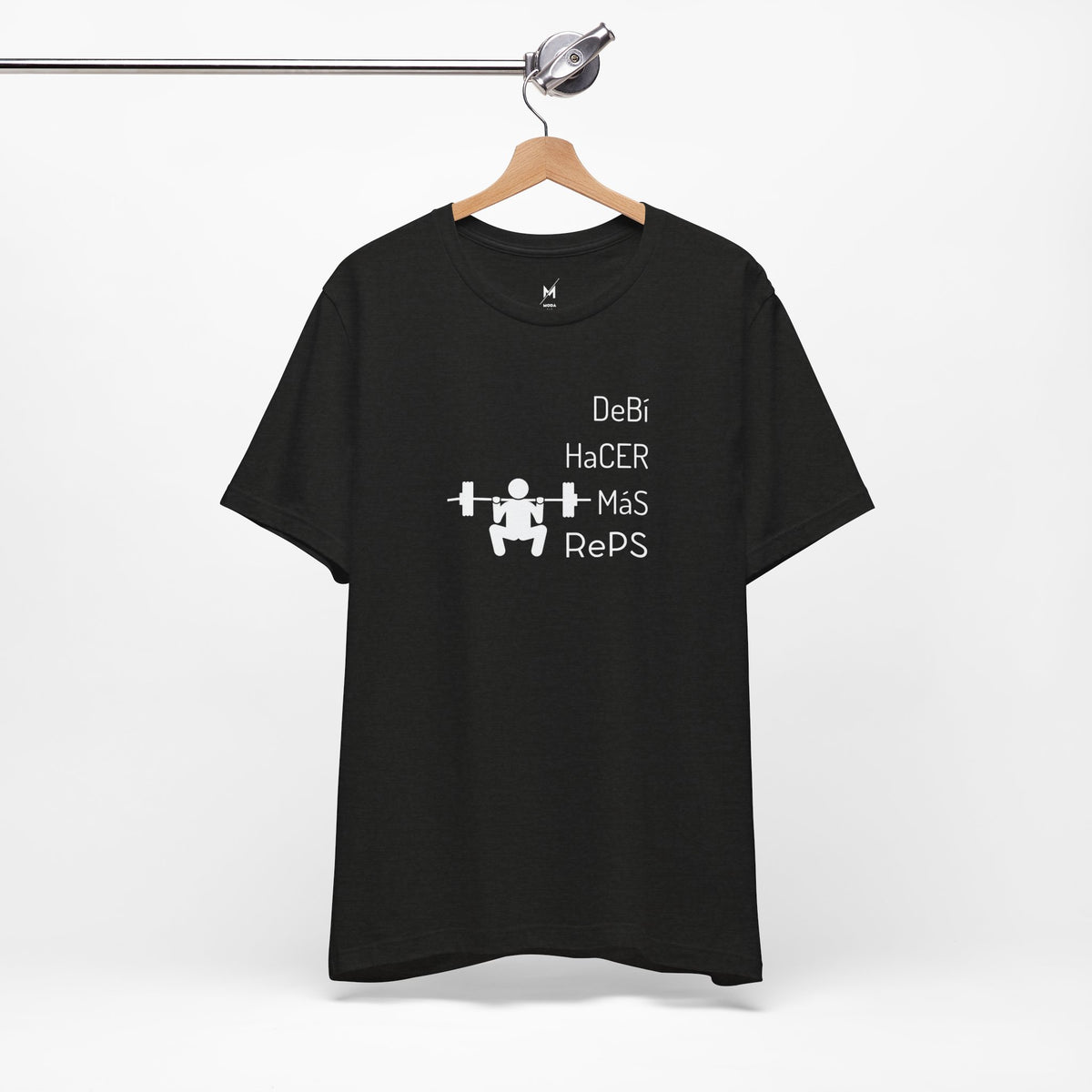 Camiseta de Entrenamiento Unisex - "DeBi HaCER MaS RePS" | Ropa Deportiva Audaz para Hispanos y Latinos