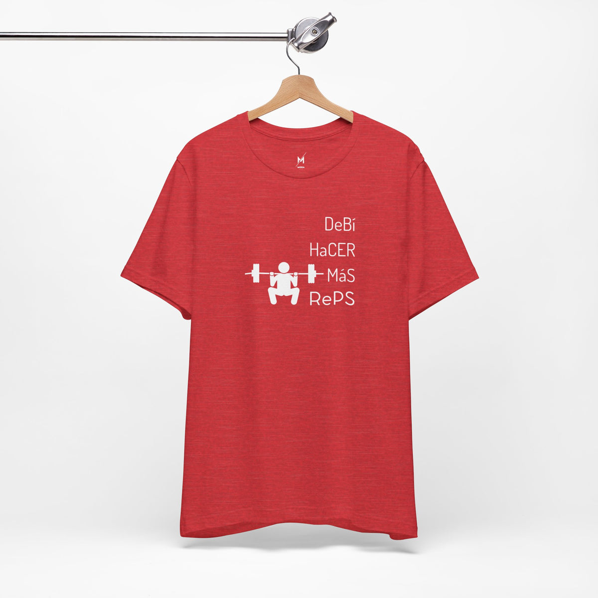 Camiseta de Entrenamiento Unisex - "DeBi HaCER MaS RePS" | Ropa Deportiva Audaz para Hispanos y Latinos