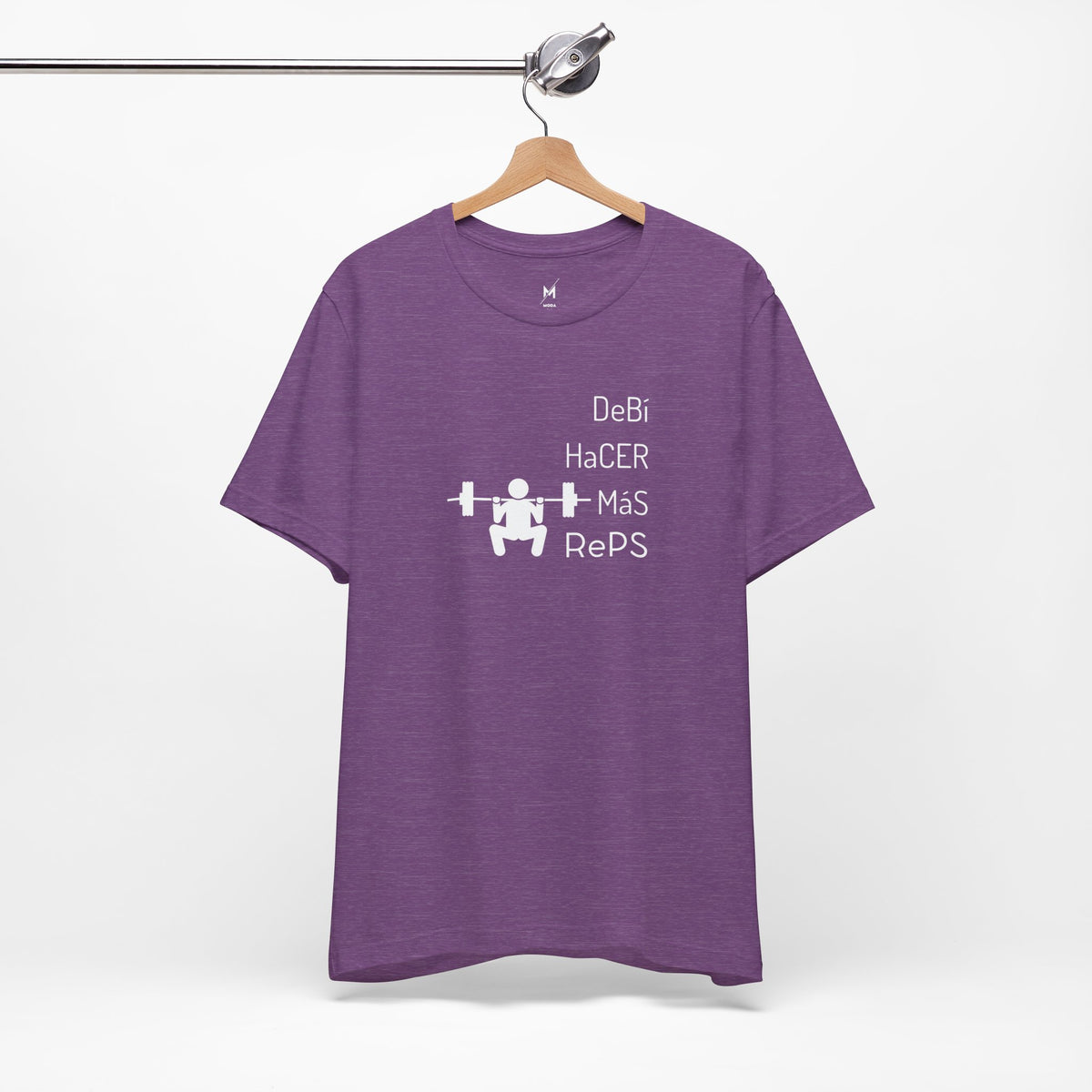 Camiseta de Entrenamiento Unisex - "DeBi HaCER MaS RePS" | Ropa Deportiva Audaz para Hispanos y Latinos